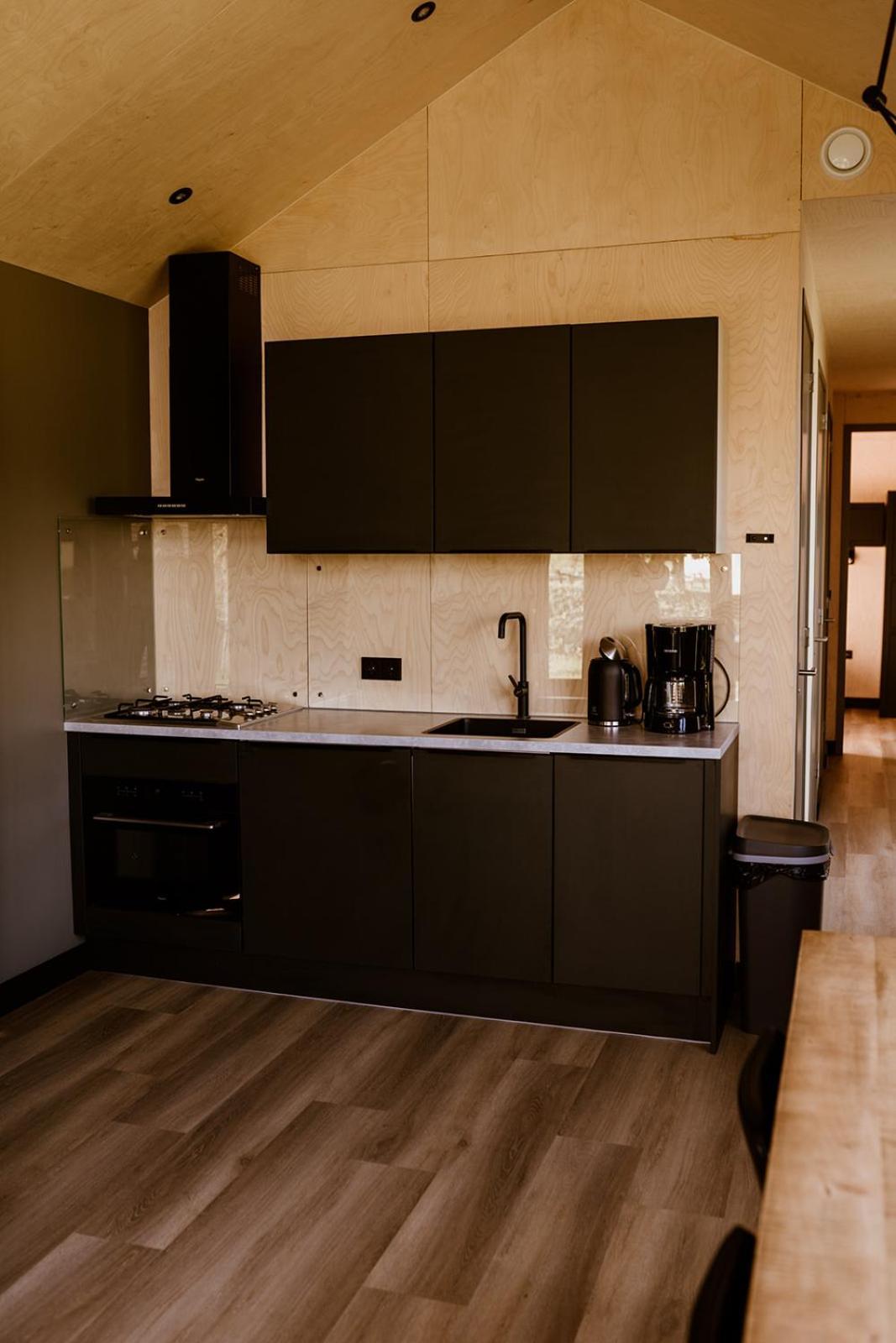 Bant Tiny House Xxl酒店 外观 照片